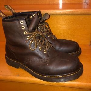 Like new men’s size 11 Doc martens